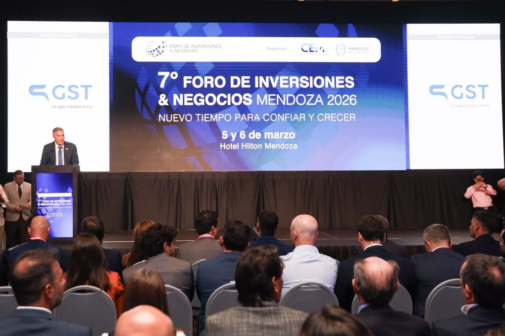 Marín CLément, presidente de CEM, en la apertura del foro.