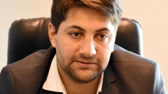 El legislador del PRO Sebastián López fue filmado en una cámara oculta mientras pedía 100 lucas para sacar adelante un proyecto minero.