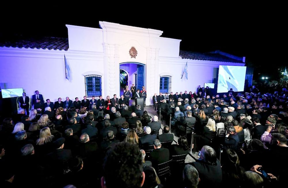 El presidente Javier Milei firmó el Pacto de Tucumán con 18 gobernadores en la ciudad capital de esa provincia, en coincidencia con la celebración del Día de la Independencia. (archivo)