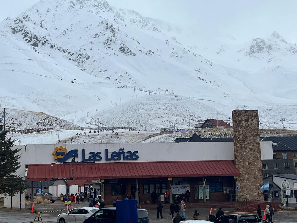 Las Le&ntilde;as abri&oacute; sus puertas y est&aacute; todo listo pare recibir a esquiadores y turistas.