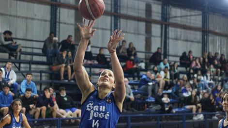 Los Andes | Carolina Sánchez, figura de la Unión Deportiva San José, aportó 23 puntos en el triunfo ante Andes Talleres. / Gentileza.
