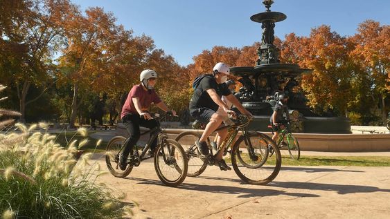 Mendoza 18 de mayo de 2020 SociedadCuarentena por Coronavirus.Permiten las actividades de running, ciclismo y caminatas al aire libre desde hoy.En la foto, Parque San Martin l a las 12:00Foto: Orlando PelichottiCovid otoño calor sol soledad clima frio invierno tiempo
