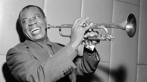 Los Andes | El reciente libro de Carlos Sampayo nos propone un recorrido por la historia del jazz, disfrutable tanto para los conocedores deseosos de nuevos recodos de la discografía como para quienes se inician ahora en el género.