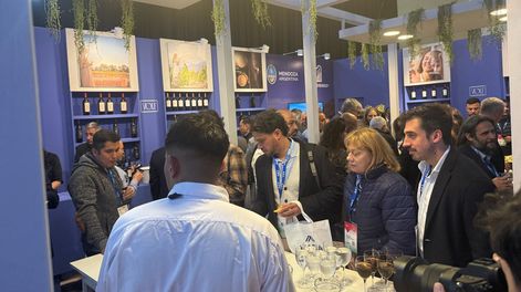 Seis bodegas mendocinas participaron en el stand oficial de la provincia durante la feria minera.
