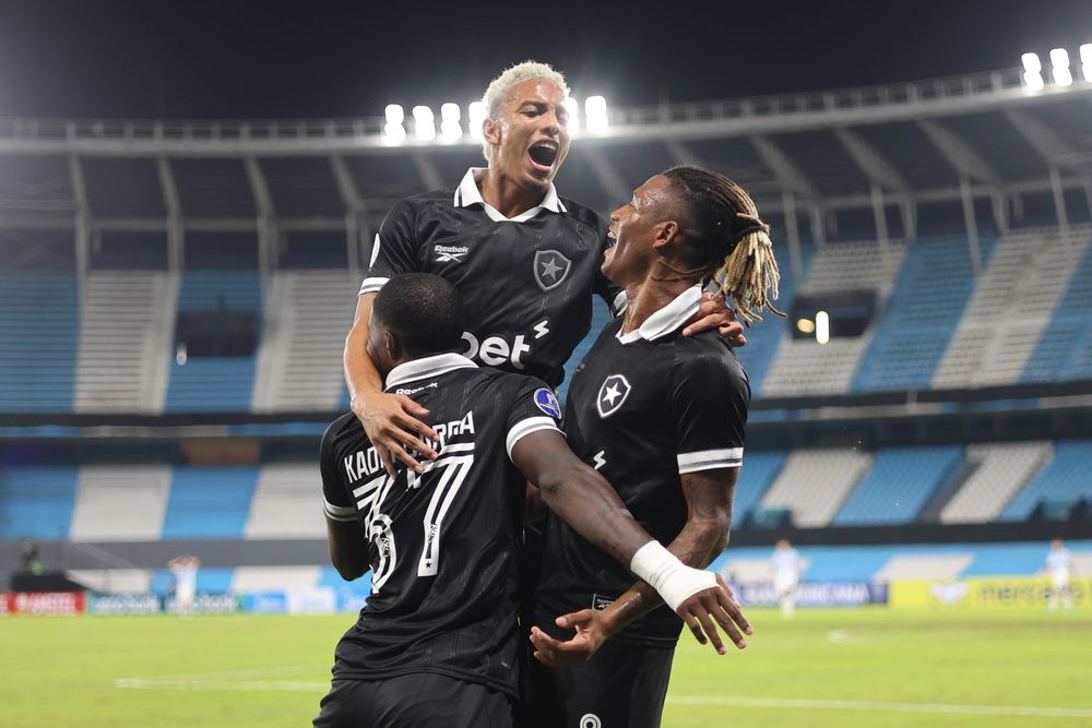 Botafogo venci&oacute; a Racing en el Cilindro, y ahora la Academia depende del Fogao para clasificar