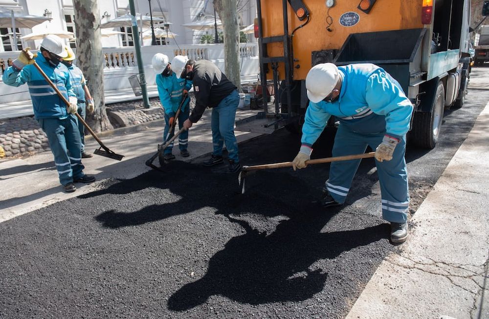 Esta semana la Ciudad desarrollará un nuevo cronograma de trabajos en arbolado y bacheo