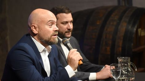 En la foto, Alberto Marengo (subsecretario de Industria, Comercio y Logística) y Mauricio Pinti Clop (director general de Desarrollo Productivo). Producción presentó nueva línea de financiamiento para comerciantes mendocinos (Prensa Gobierno de Mendoza)