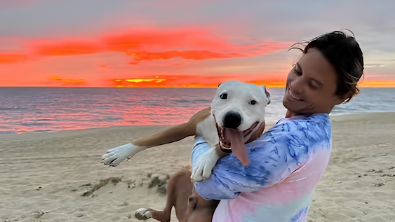 Diego Jiménez, surfista, despidió a su mascota de una manera especial.