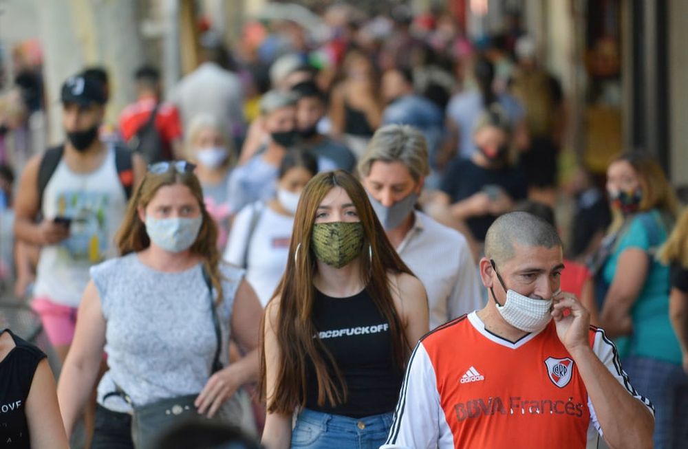 Un gran número de la población parece resistirse a que prohíban las salidas y la sociabilización / Nicolás Ríos