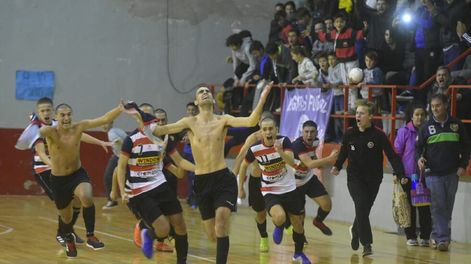 Regatas va por  el título Nacional