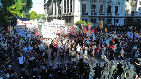 Protesta de jubilados frente al Congreso de Nación / Gentileza