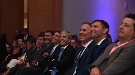 El ministro de Economía, Luis Caputo, en el Foro de Inversiones y Negocios de Mendoza.&nbsp;