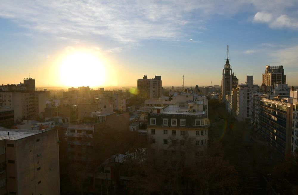 Este jueves 25 de mayo estará agrdable en Mendoza. Aunque habrá condiciones diferentes en cordillera y el sur. Foto: Orlando Pelichotti  / Los Andes
