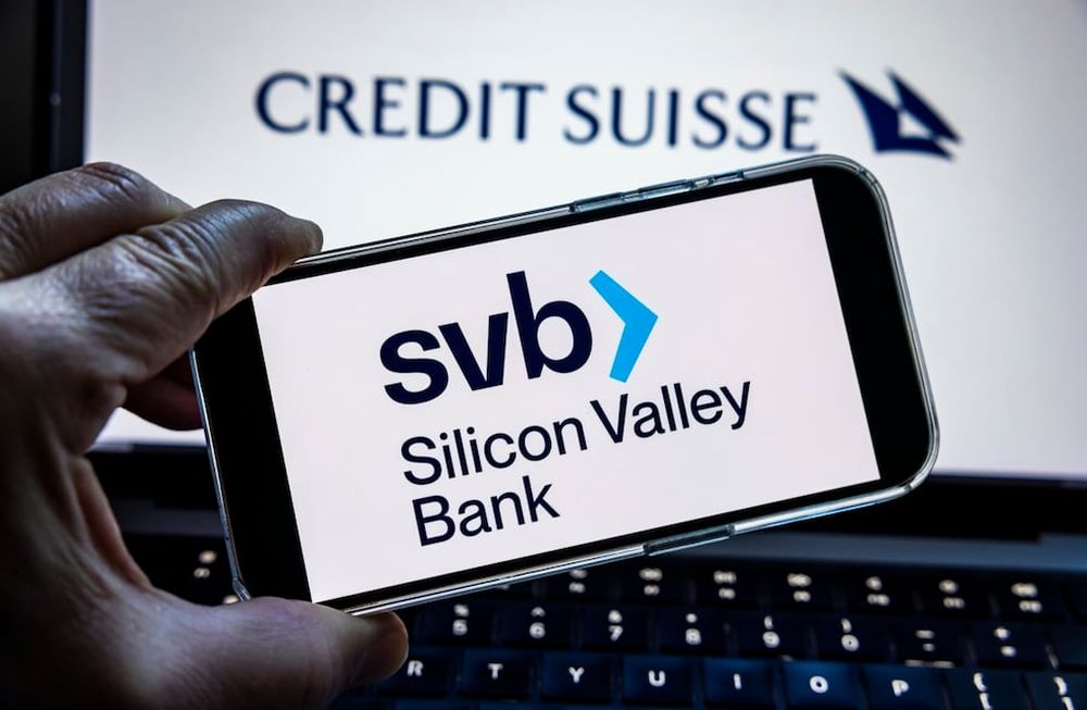 En medio de la incertidumbre por Silicon Valley Bank, las acciones de Credit Suisse caen más del 20% y arrastran a los demás bancos europeos / EFE