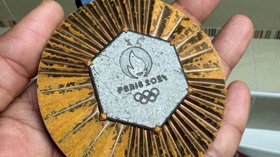 El mal estado de las medallas de París 2024