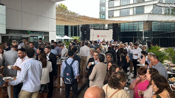 Los mendocinos disfrutan del desayuno en el evento Anual de COVIAR.