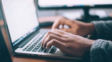 El mercado laboral evidencia un déficit en la cantidad de programadores.