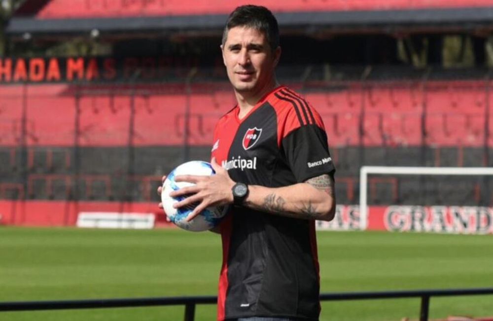 El mendocino Nelson Ibáñez negocia su continuidad en Newells