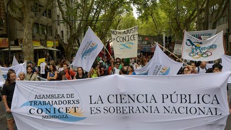 Los Andes | Vendimia 2024El Carrusel 2024 le devolvió color a la mañana gris en Mendoza: las mejores fotosAlegría, música y baile en el sábado nublado por las calles de la CiudadFoto: Orlando Pelichotti