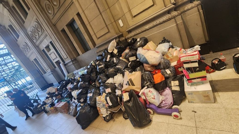 La estación Constitución se transformó en un centro para recibir donaciones destinadas a las víctimas del temporal en Bahía Blanca.