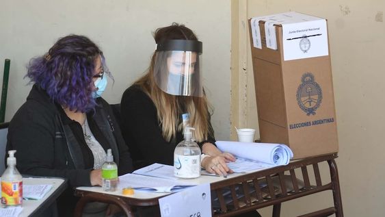 En las PASO del domingo hubo 98 mil votos blancos para diputados y senadores nacionales, pero los aspirantes a la Legislatura provincial cosecharon 67 mil blancos, casi 30 mil menos.