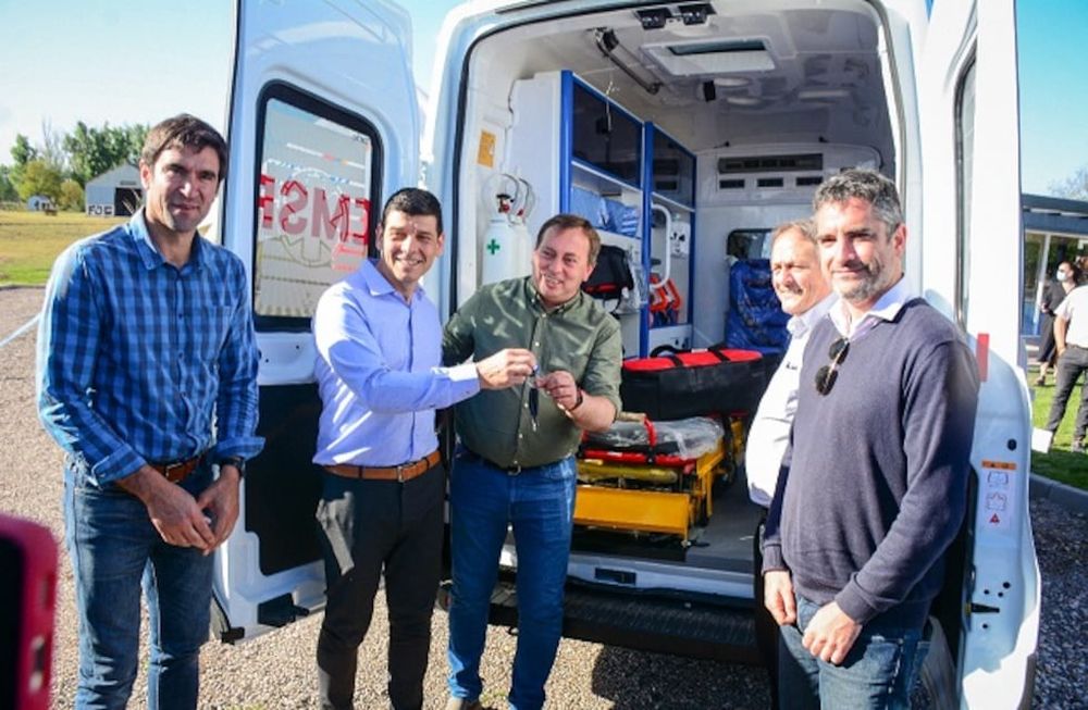 El Intendente Martín Aveiro suma una ambulancia de alta complejidad al sistema sanitario
