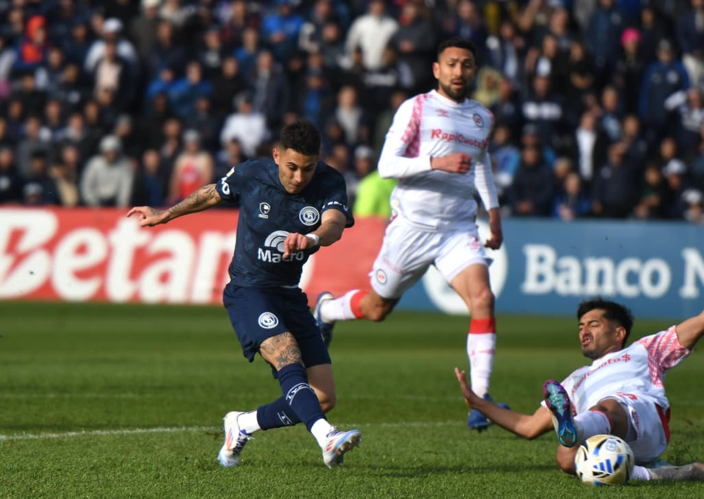 Independiente Rivadavia vs Argentinos Juniors. 