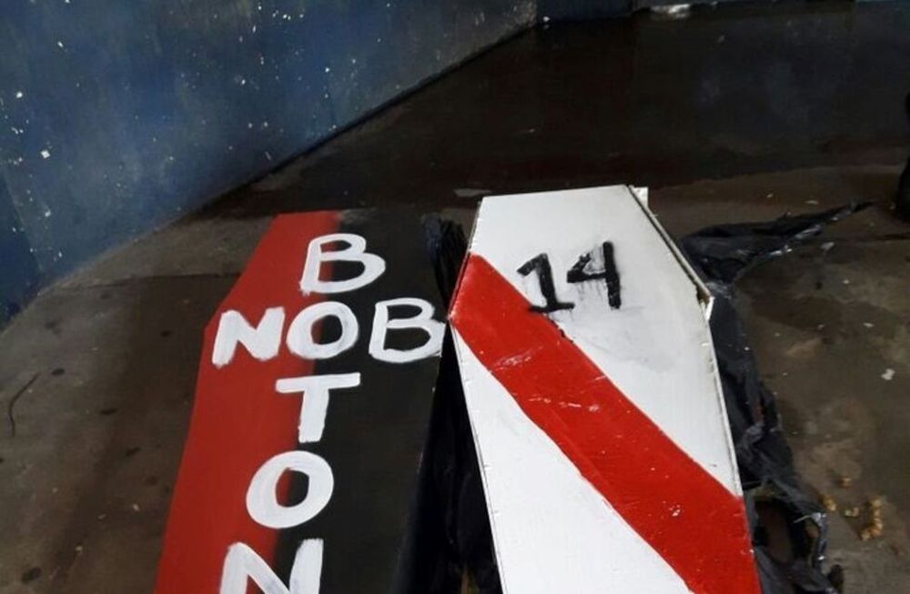 Antes de enfrentar al Tomba, secuestran ataúdes en la cancha de Central