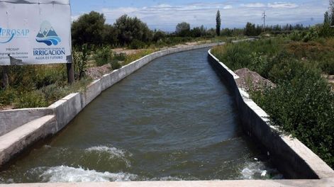 Encontraron el cadáver de un hombre en un canal de riego de San Martín