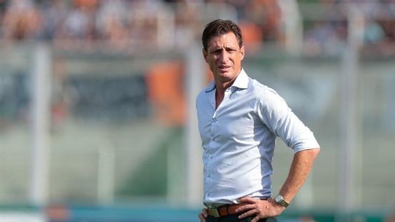 Facundo Sava debuta como entrenador de Patronato y tiene la obligación de sacar al elenco entrerriano del fondo y salvarlo del descenso.