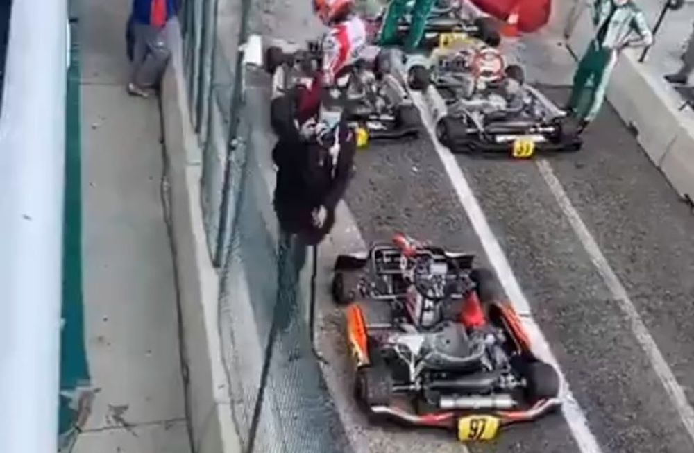 Luca Corberi, el piloto que le tiró una parte de su karting a otro competidor y luego lo increpó en los boxes, dijo en sus redes que no volverá a correr en su vida.