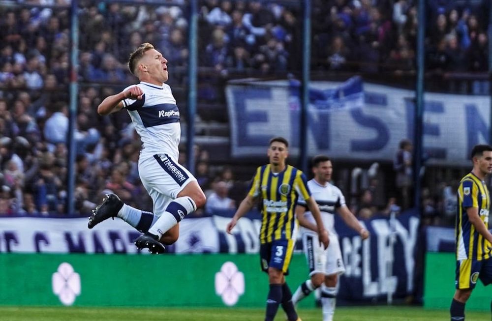 Gimnasia de La Plata derrotó por 2-1 a Rosario Central y respira en la zona roja del descenso. / Gentileza.