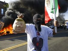 California demanda a la administración Trump por el despliegue de la Guardia Nacional en Los Ángeles.
