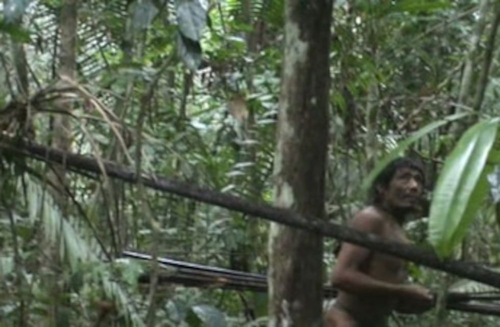 El indígena del hoyo fue hallado sin vida en una hamaca.