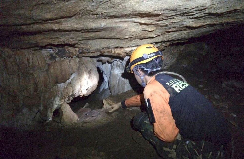 Tailandia: las lluvias frenaron la búsqueda de 12 nenes perdidos en una cueva inundada