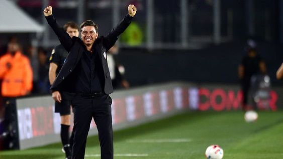 Marcelo Gallardo, el entrenador de River y un festejo luego de la goleada ante Racing por la Liga Profesional. (AP)