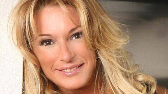 Yanina Latorre confesó que debutó con una mujer