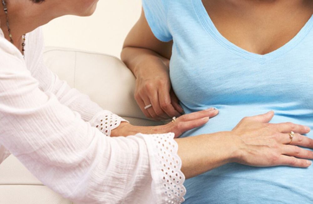 Quería ser madre a toda costa: le abrió el vientre a una embarazada y se quedó con su beba