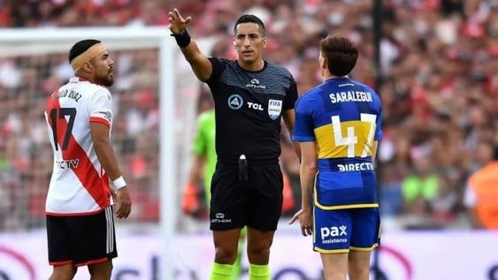 El juez de 35 años será el encargado de impartir justicia el domingo en el estadio Mario Alberto Kempes. Viene de dirigir el último duelo entre el Xeneize y el Millonario y cuenta con un historial parejo con ambos. / Gentileza.