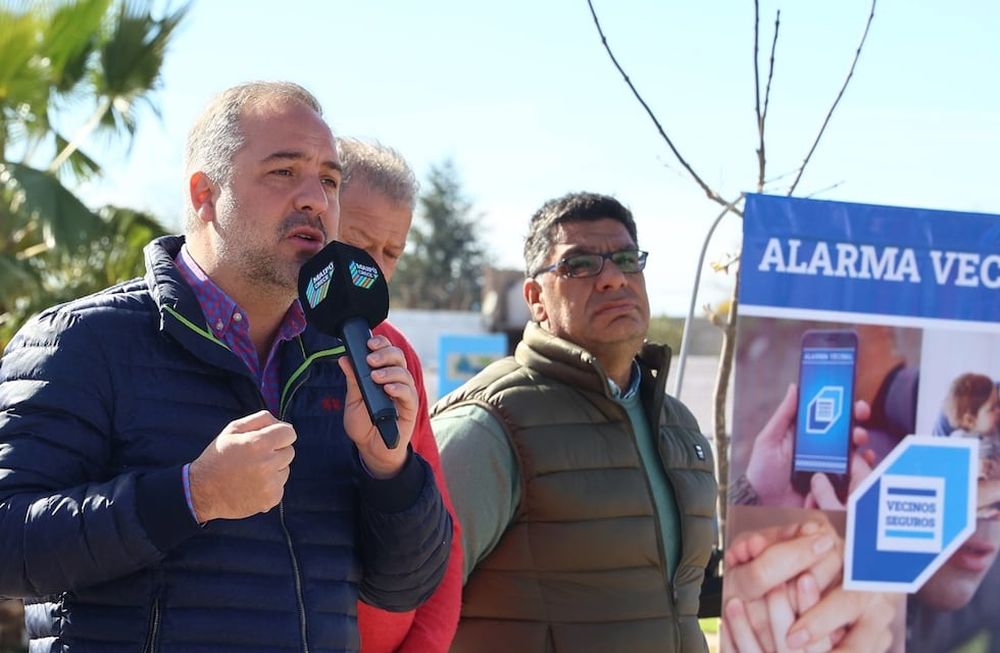 Maipú continúa con la colocación de alarmas vecinales en diferentes barrios