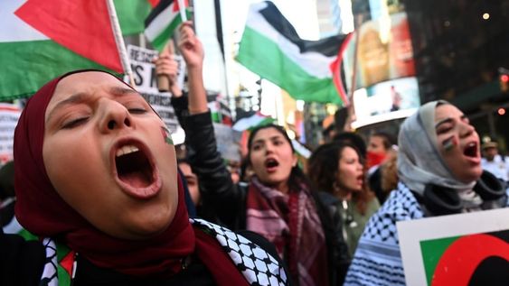 En todo el mundo, las protestas en apoyo a Palestina son diametralmente superiores a las muestras de apoyo a Israel y se registran crecientes enfrentamientos, ataques antisemitas y amenazas de todo tipo en cada vez más países.