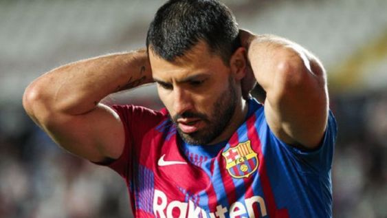 El Kun Agüero se retiró del fútbol profesional por problemas cardíacos (Archivo)
