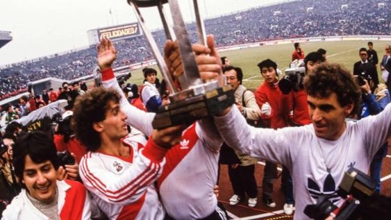 El 14 de diciembre, pero de 1986, el Millonario superó por 1-0 a Steaua Bucarest en Tokio, con gol del uruguayo Antonio Alzamendi, y alzó su primer -y único- campeonato del mundo. / Gentileza.