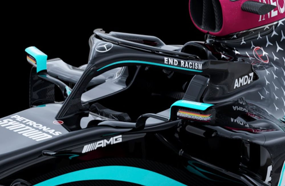 Mercedes se pasa al negro por la lucha por el racismo