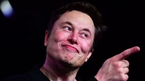 Elon Musk, el visionario y provocador líder de nuestros tiempos, ha dejado una marca imborrable en el mundo de la tecnología y de los negocios.