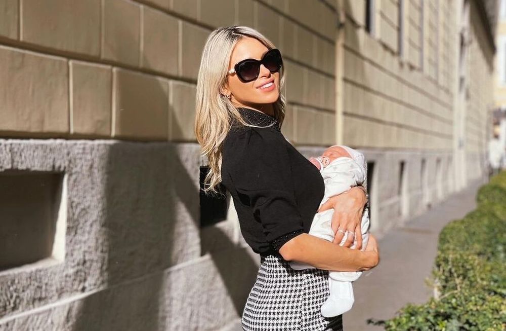 La mendocina Agustina Gandolfo está en la provincia con Nina, su beba de casi dos meses de vida