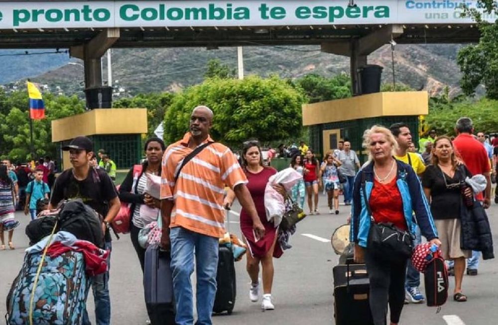 Desesperados, los venezolanos siguen escapando a Colombia