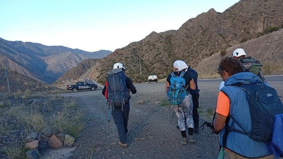 rescate en el cerro nahuel: asistieron a tres mujeres tras una emergencia medica
