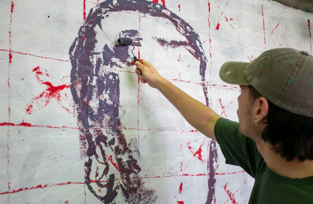 Joven que vandalizó un inmueble en Ciudad se comprometió a restaurar el sitio y realizar un mural en homenaje a San Martín. Foto: Ciudad de Mendoza.