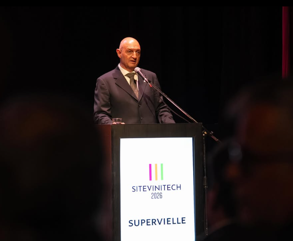 El director general de Sitevinitech, Arturo Yaciofano, anunció la línea de créditos con tasa agresiva que ofrece el Banco Nación a productores mendocinos hasta el 29 de mayo. 
